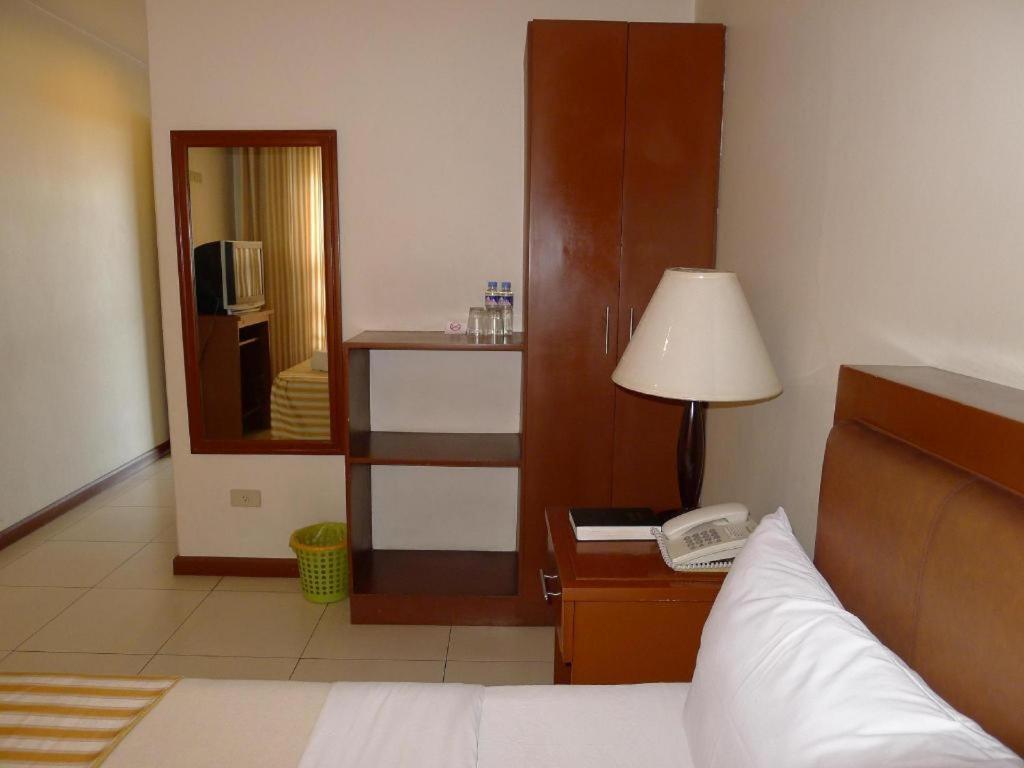 Hotel Cosmopolitan Baguio City Luaran gambar